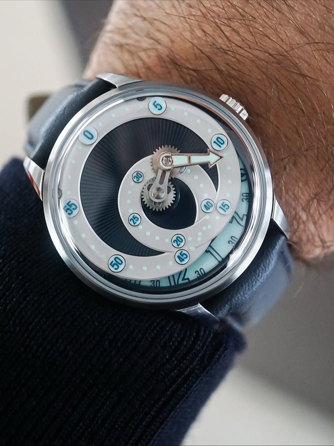 Secret Orbital Navy Silver dettaglio